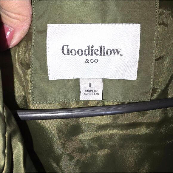Men's Olive Green Puffer Vest Large NEW - Picture 3 of 7